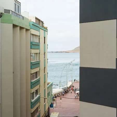 By Playa De Canteras * Las Palmas de Gran Canaria