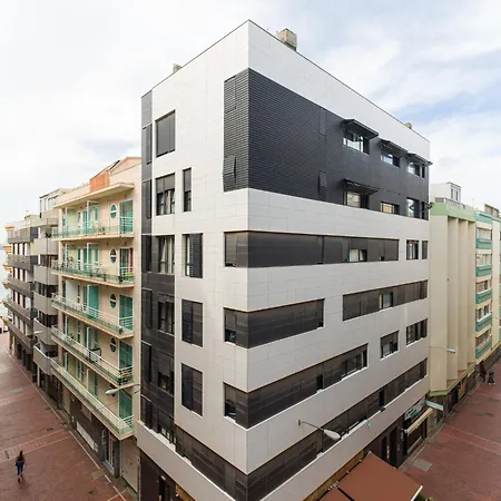 By Playa De Canteras Apartment *